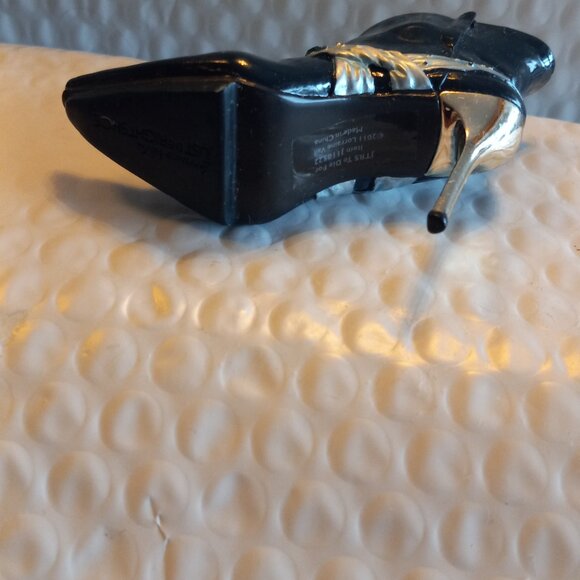 Just The Right Shoe Raine Lorianne Vail To Die For Mini Boot Figurine JII0522 - Picture 11 of 12